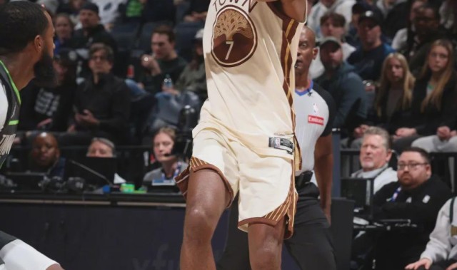 九游平台-10中2！正负值-20！勇士神射手彻底没救了