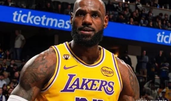 jiuyou-湖人逆转詹姆斯又成主角，特定数据断层领先，赛后鼓励胖虎再圈粉