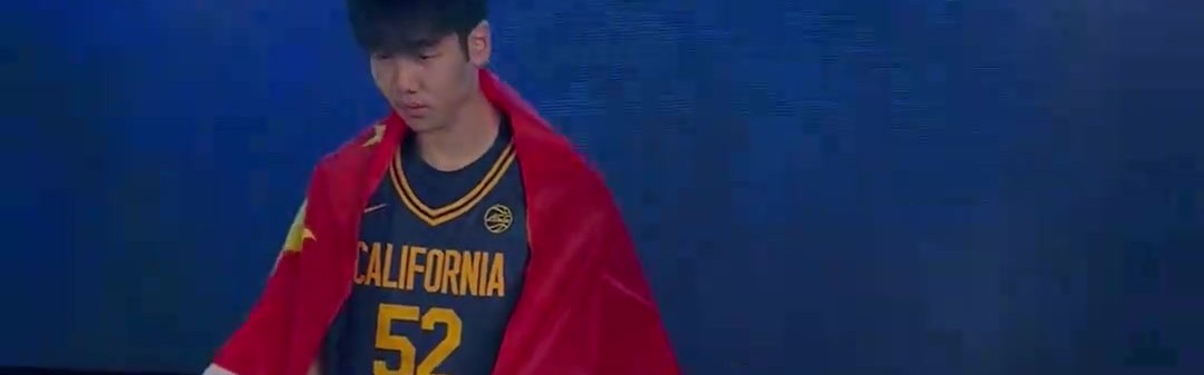 jiuyou-会选择这所大学吗？张博源拍摄伯克利分校访校定妆照花絮