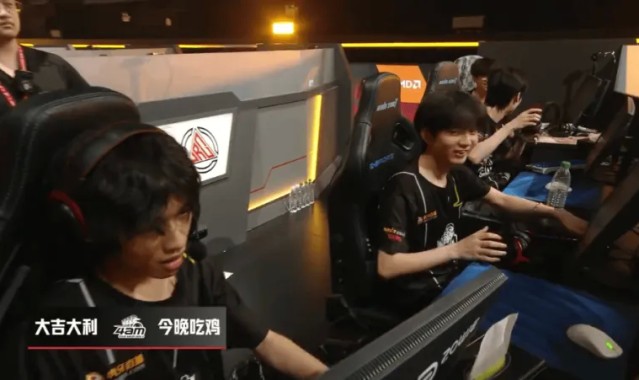 PCL秋季赛周中赛W2D3R5：4AM吃鸡，单局12淘汰